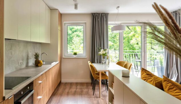 ¿Cómo iluminar una cocina abierta al salón?